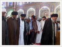 صلاة الجماعة في حرم الامام الحسين